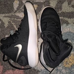 Nike 2017 Hyperdunk 7.5 Women's Black Sneakers Excellent PRE owned